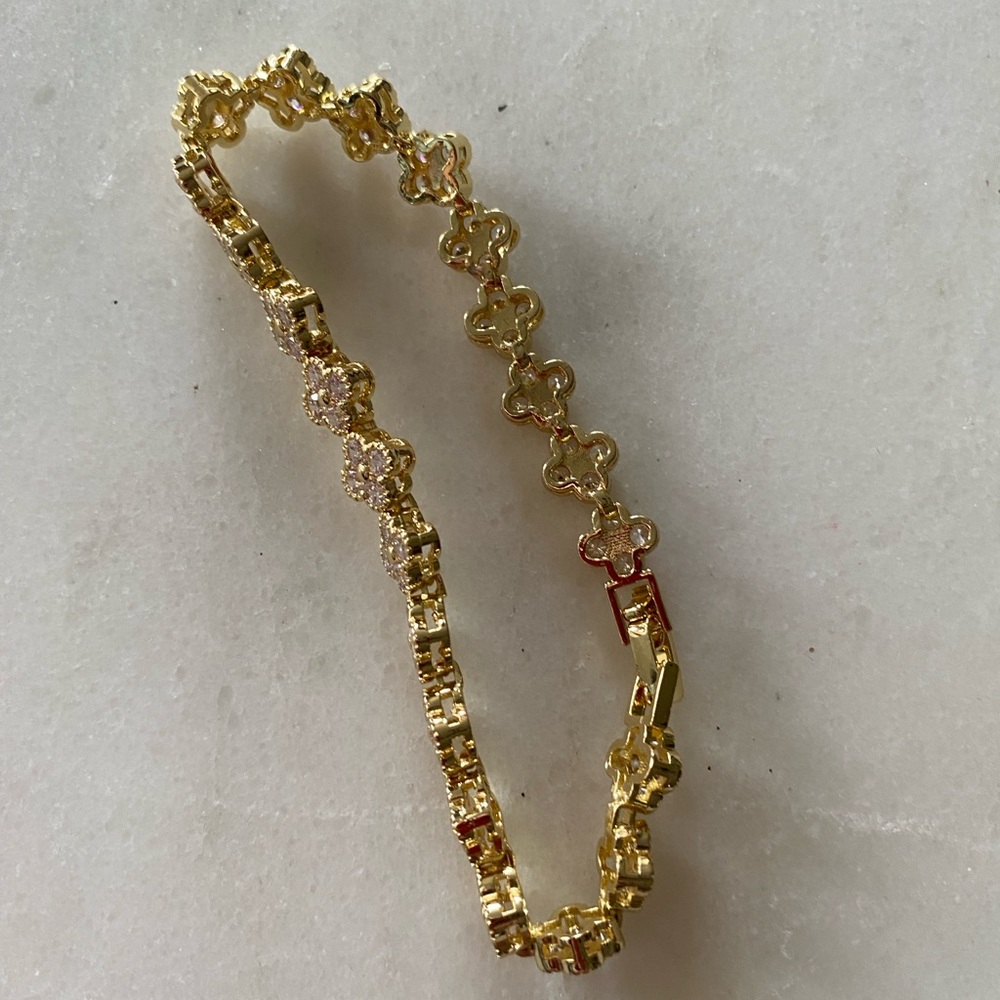 Elegant Gold Mini Clover Bracelet with Crystal Accents